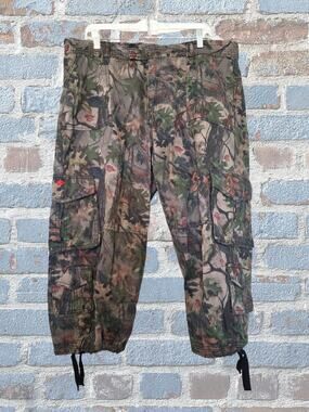 Girlie Girl Camo Pants XL with Red Lip Design Eight Pockets